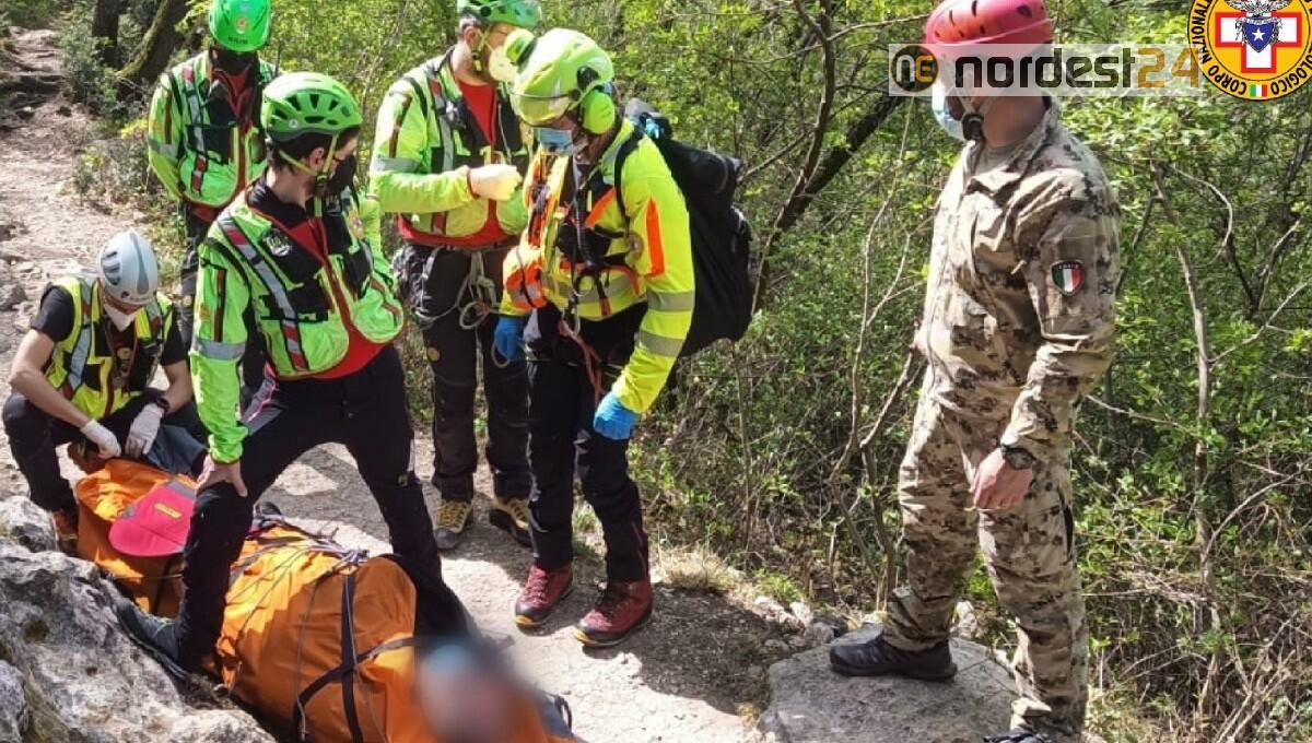 Volo in parete: soccorso freeclimber infortunatosi nella falesia - 