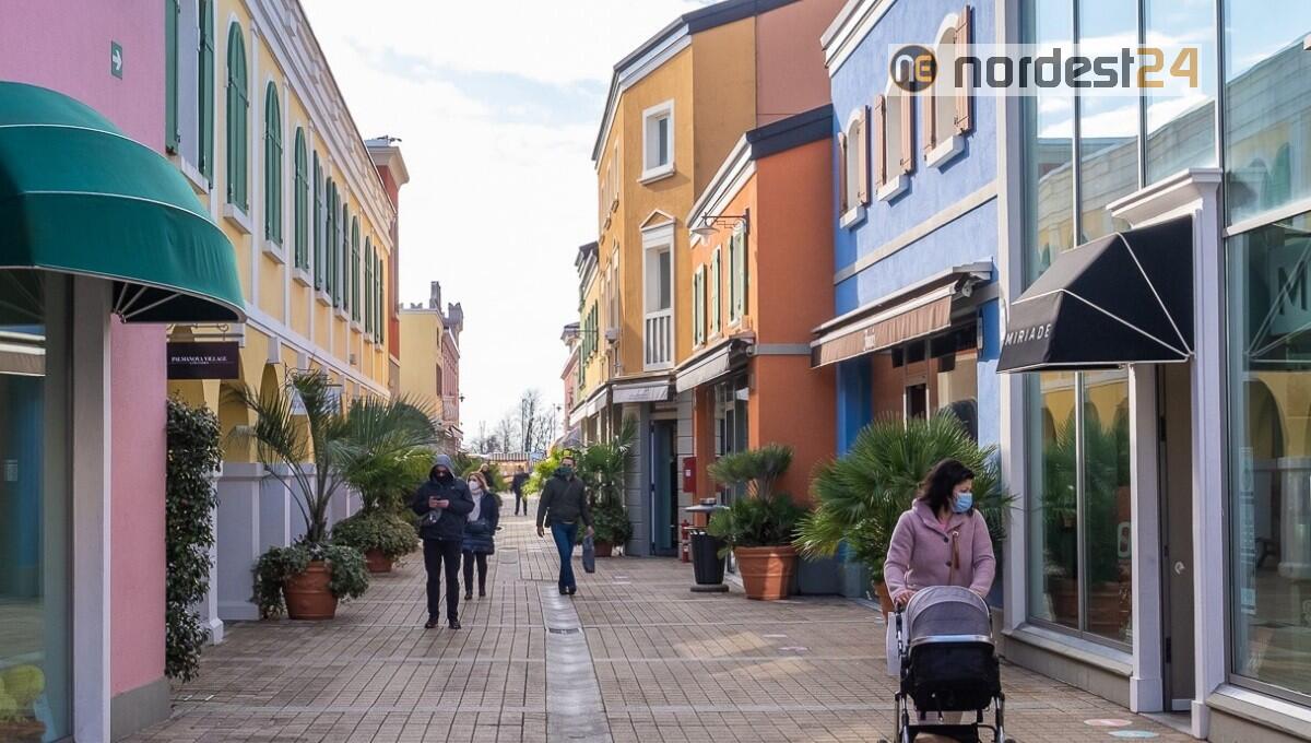 Palmanova Village: lo shopping in zona rossa si fa comodamente da casa - 