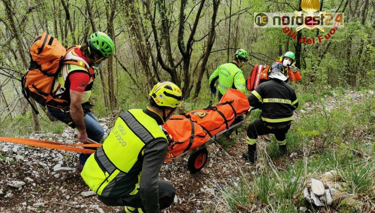Escursionista cade sul sentiero e si infortuna: soccorso - 