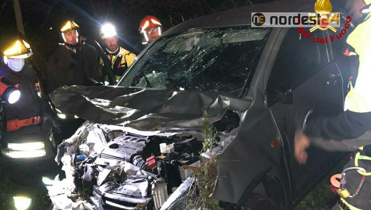 Auto nel dirupo a Forgaria nel Friuli:  soccorsa una donna - 