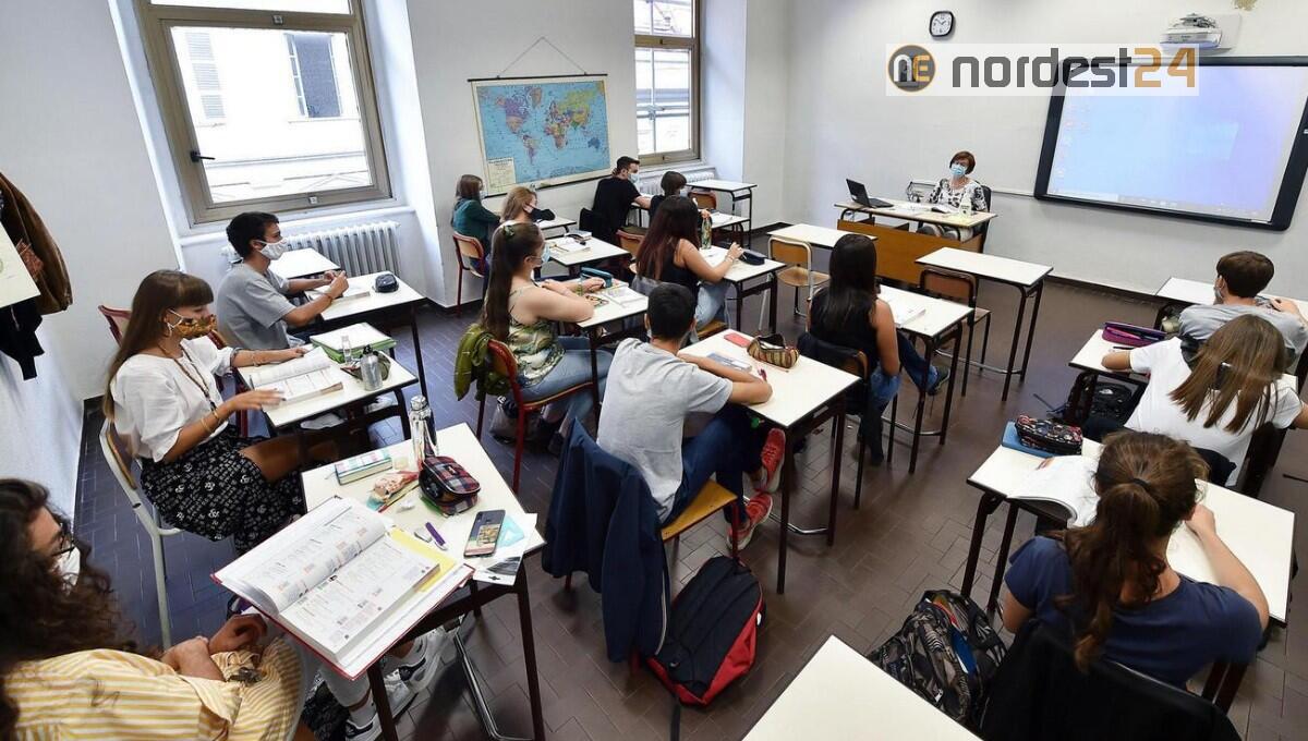 Scuola: finito incontro con sindacati, stop vaccino a prof - 