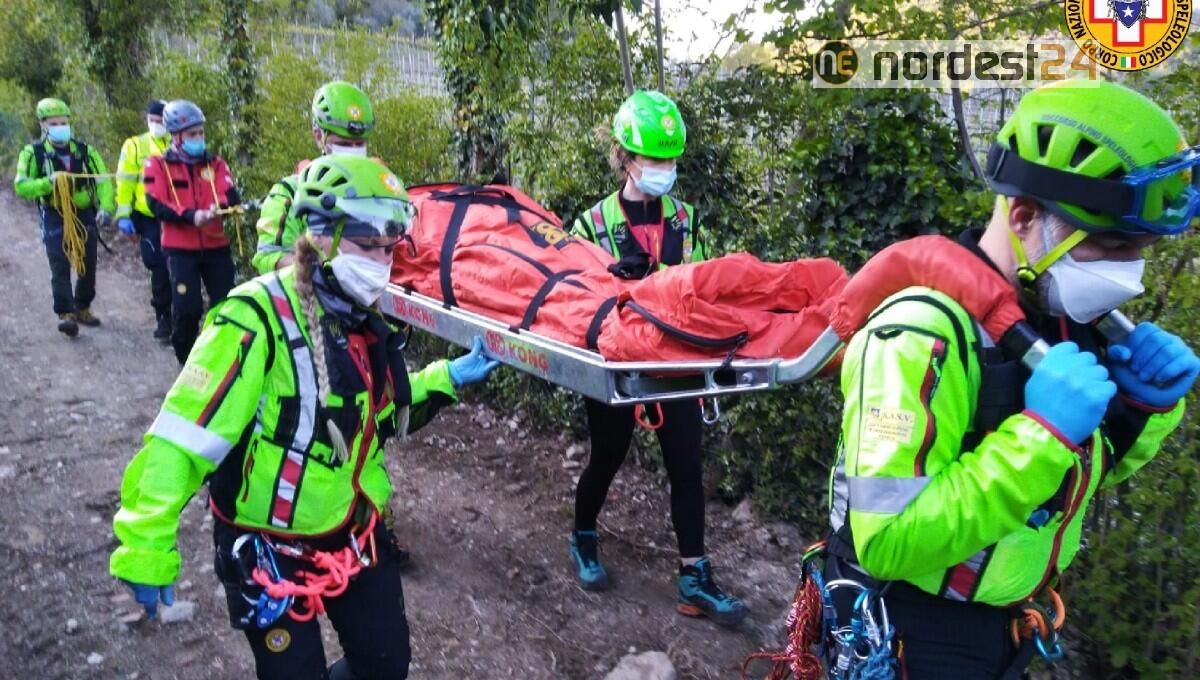 Scivola sul sentiero e si infortuna: soccorsa 48enne - 