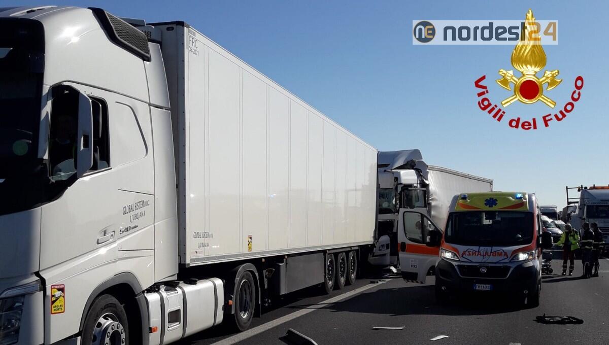 Incidente in A4 tra Latisana e Portogruaro: un morto, chiusa l'autostrada - 