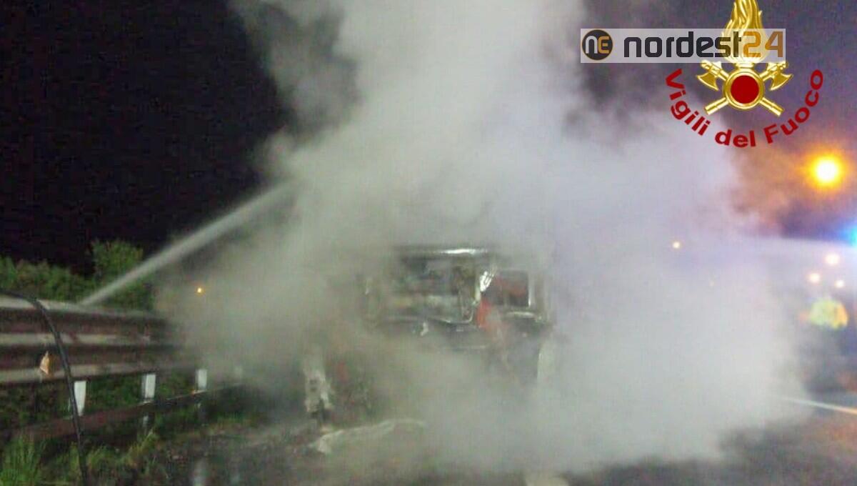 Autostrada, incendio autoarticolato tra San Stino e Cessalto - 