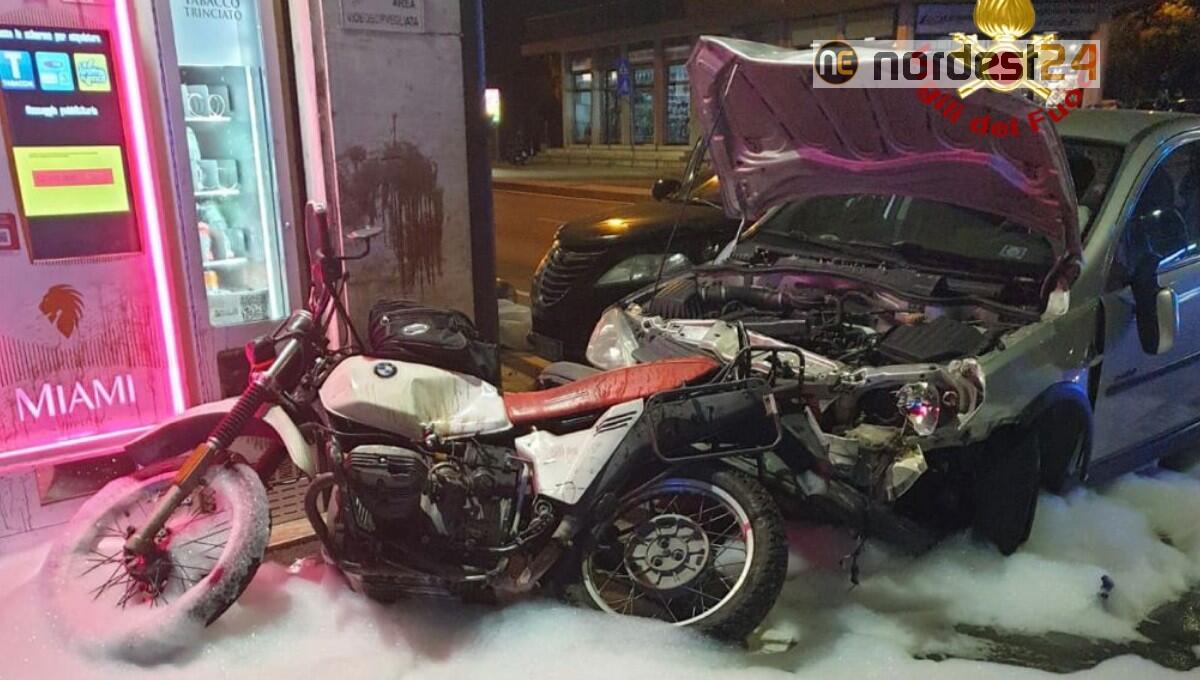 Scontro tra due auto e una moto: deceduto il centauro - 