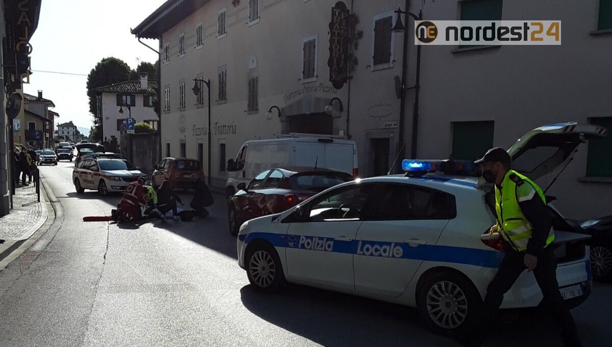 Basaldella, 50enne travolta da un'auto sulle strisce pedonali mentre attraversa - 