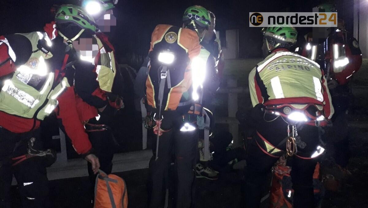 Si perdono nel bosco: recuperati 3 ventenni in tuta e scarpe da ginnastica - 