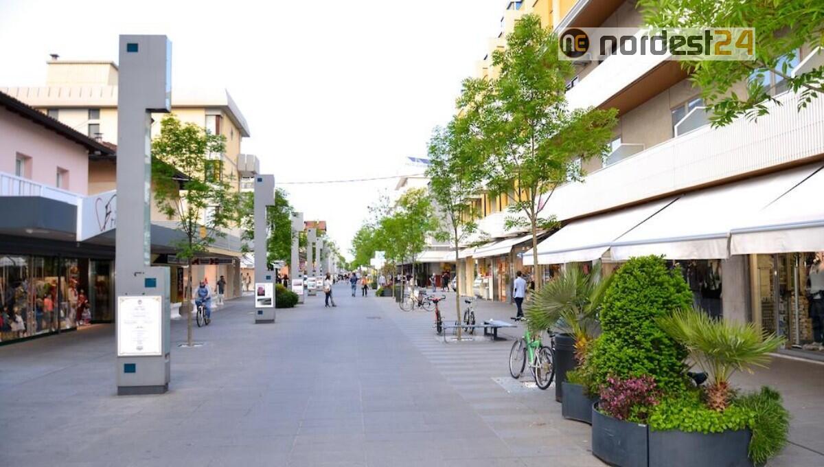 Fingono di lavorare in un ristorante di Lignano per avere il visto: denunciati - 