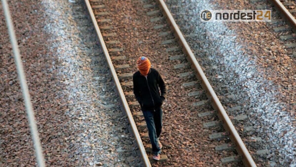 Cammina lungo i binari causando  ritardi e soppressioni dei treni: denunciato - 
