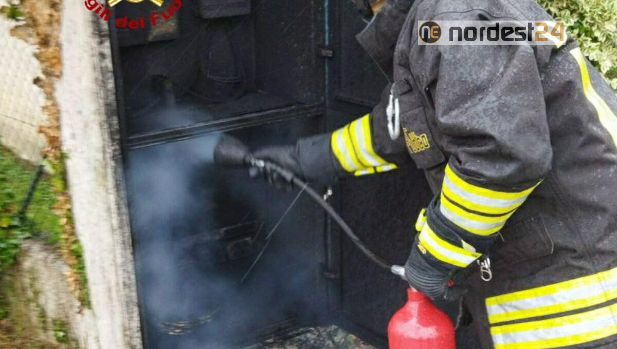 Muzzana del Turgnano, a fuoco una cabina dell'illuminazione: nessun ferito - 