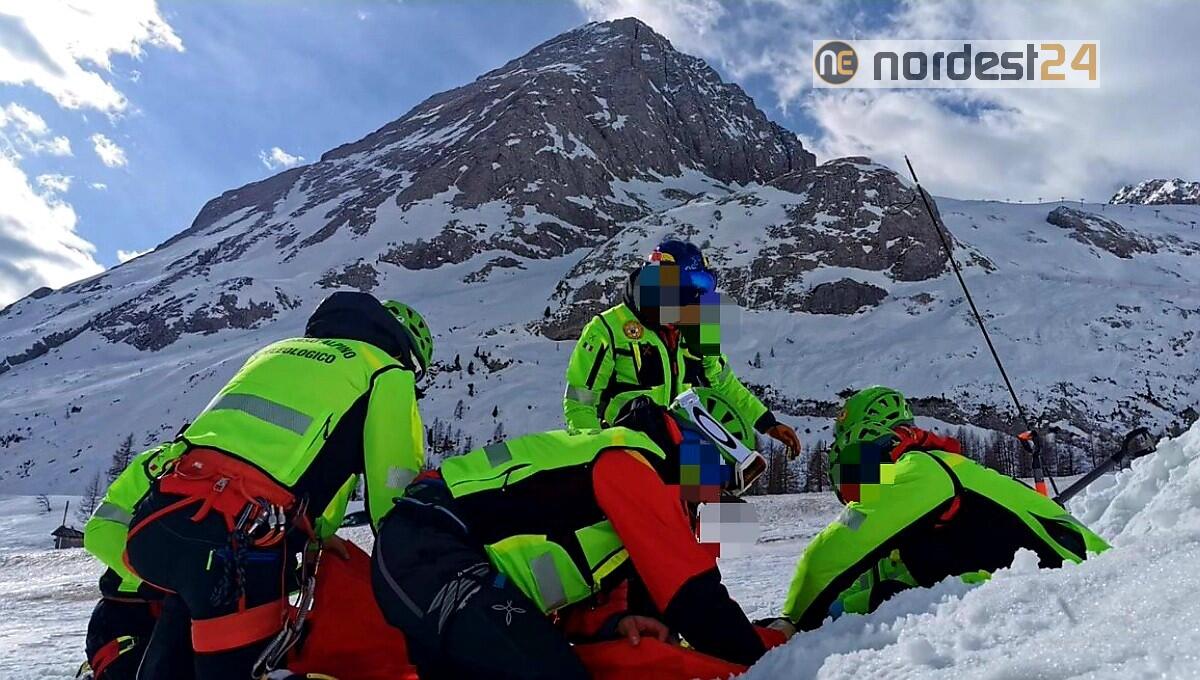 Si stacca una valanga: travolta una sciatrice, bonifica in corso - 