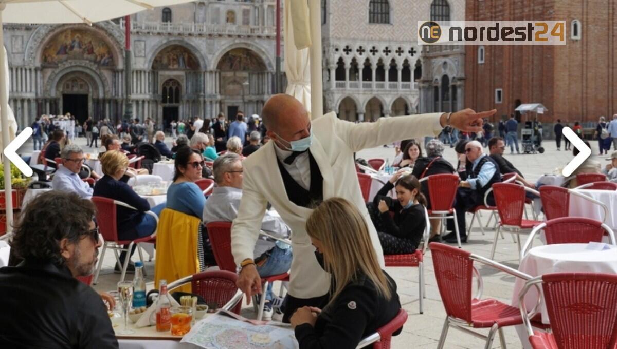 Venezia, riaprono caffè storici in Piazza San Marco - 