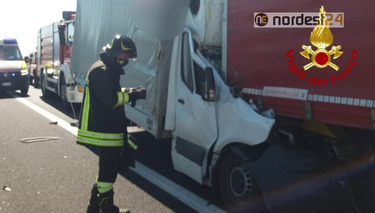 Incidente in A4 tra San Stino e Portogruaro: autista deceduto sul colpo - 