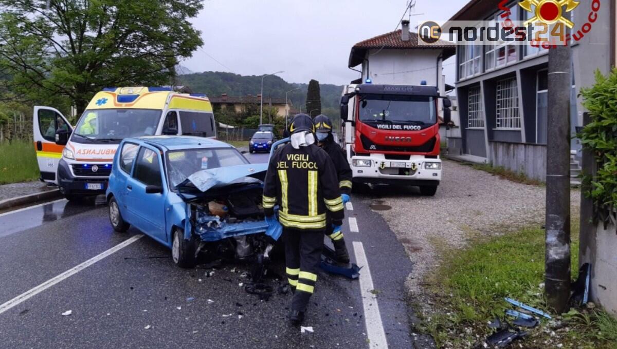 Faedis (Ud), si schianta con l'auto contro un muro: grave una donna - 