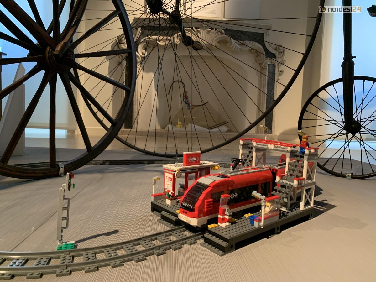 Udine. Mostra "Racconti di plastica" da venerdì 7 maggio e fino al 6 giugno - 