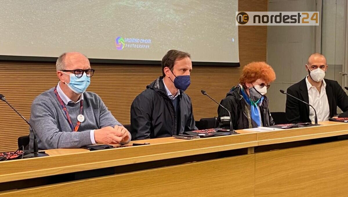 Il teatro entra negli hub vaccinali: mini-recital per le persone che hanno effettuato la vaccinazione - 