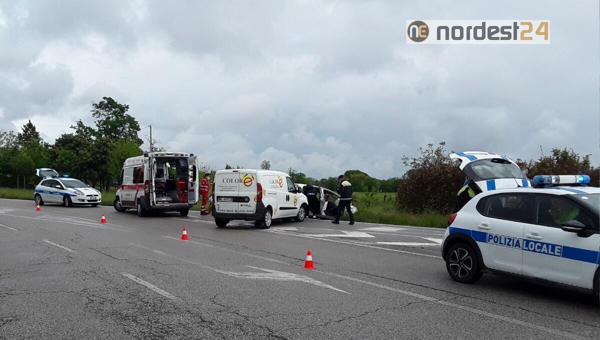Scontro tra Punto e Doblò a Pozzuolo del Friuli: un ferito - 