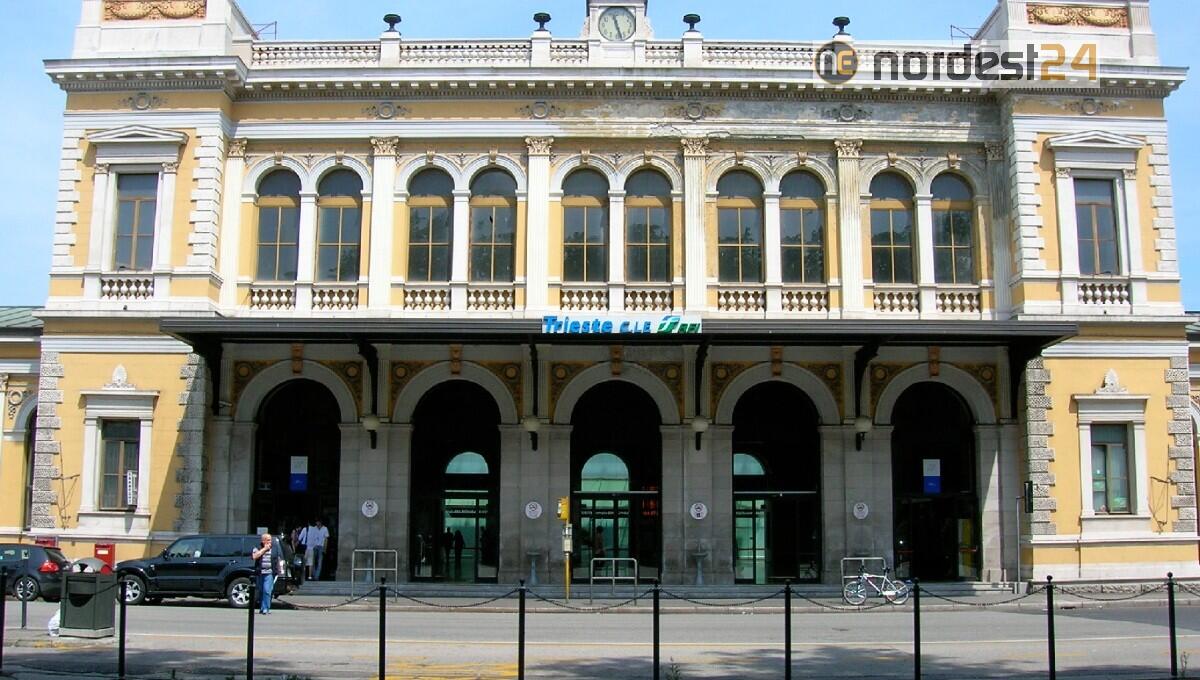 Si sente male in Stazione e cade a terra, la Polizia lo soccorre ed attiva il 118 - 