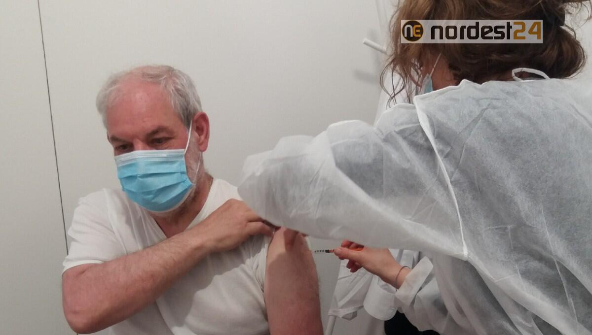 Prime vaccinazioni nelle aziende della Zona industriale Ponte Rosso e della Tabina - 