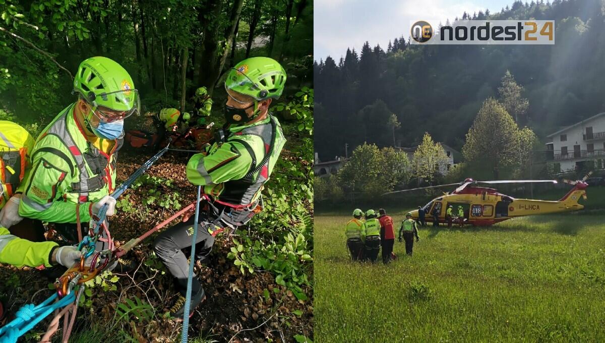 Finisce nella scarpata con la moto: recuperato con l'elicottero - 