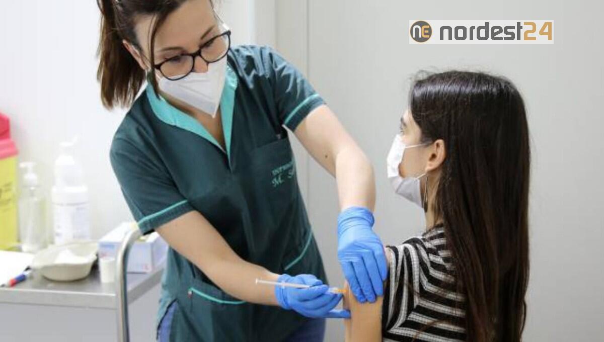 Vaccini Fvg: alle 18 1.110 prenotazioni fascia 12-15 anni - 