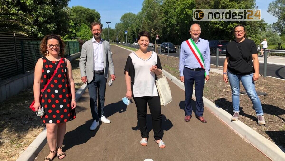 Bibione. Inaugurato primo stralcio pista ciclabile via Baseleghe, costo 2,3 milioni - 