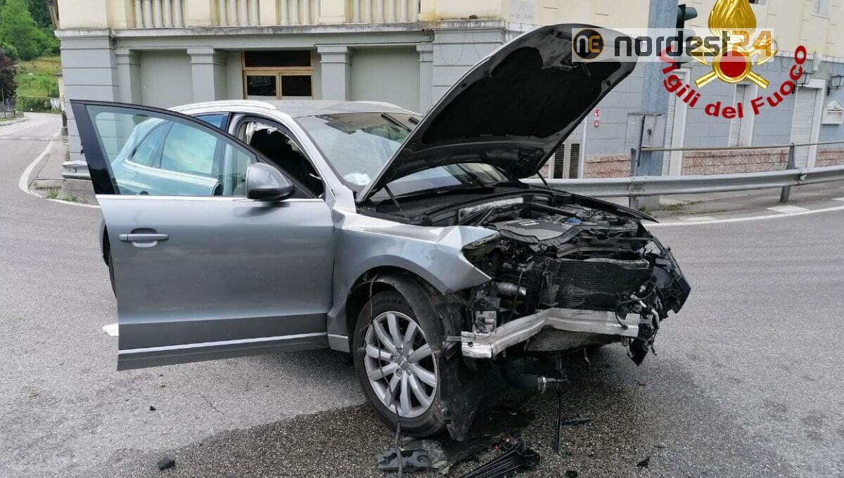 Scontro tra due auto a Belluno: ferite tre persone - 
