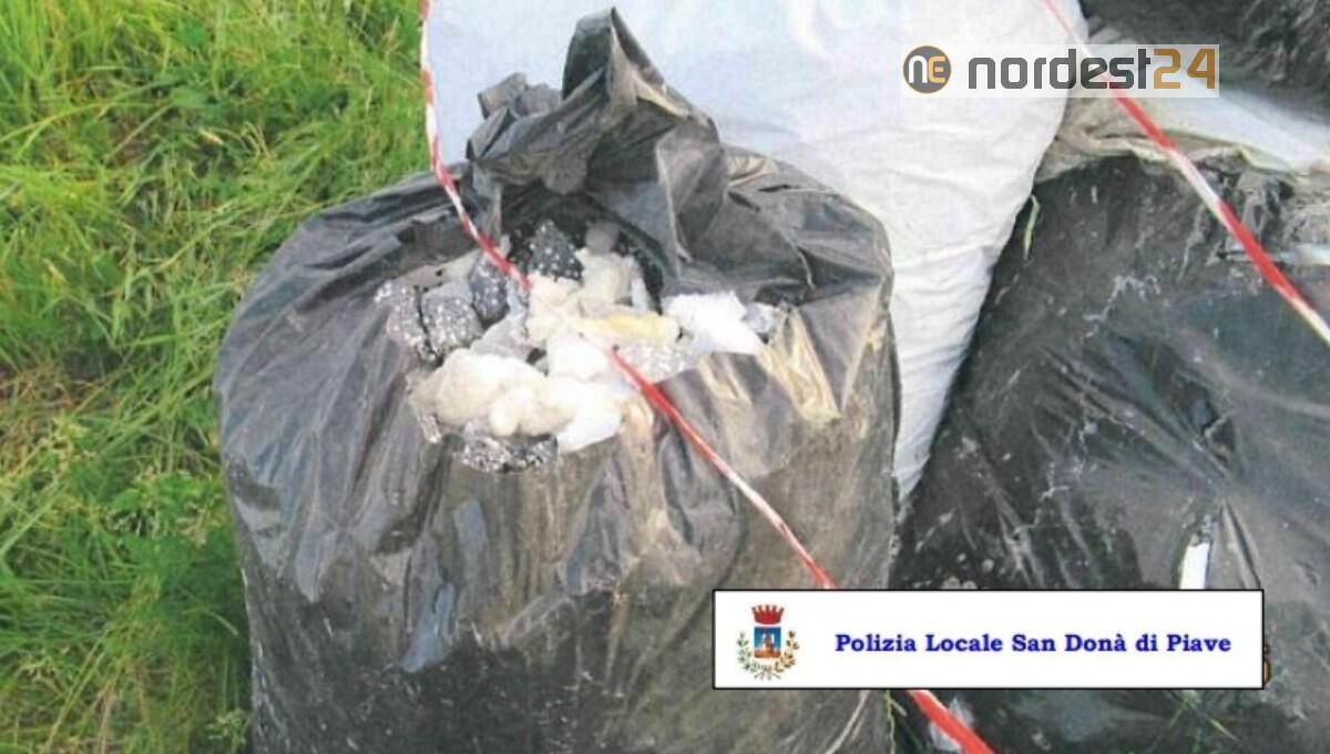 Abbandona 6 sacchi di rifiuti edilizi lungo il Canale Navigabile: identificato e denunciato - 