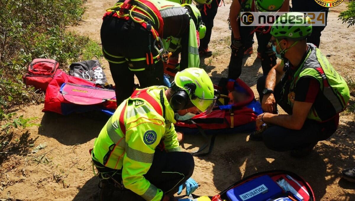 Cade dalla mountain bike lungo un percorso di downhill: elitrasportato all'ospedale - 