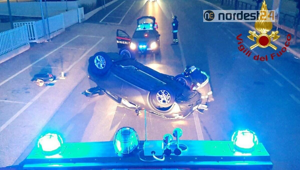 Incidente a Pordenone:  si schianta contro un veicolo e poi si ribalta - 