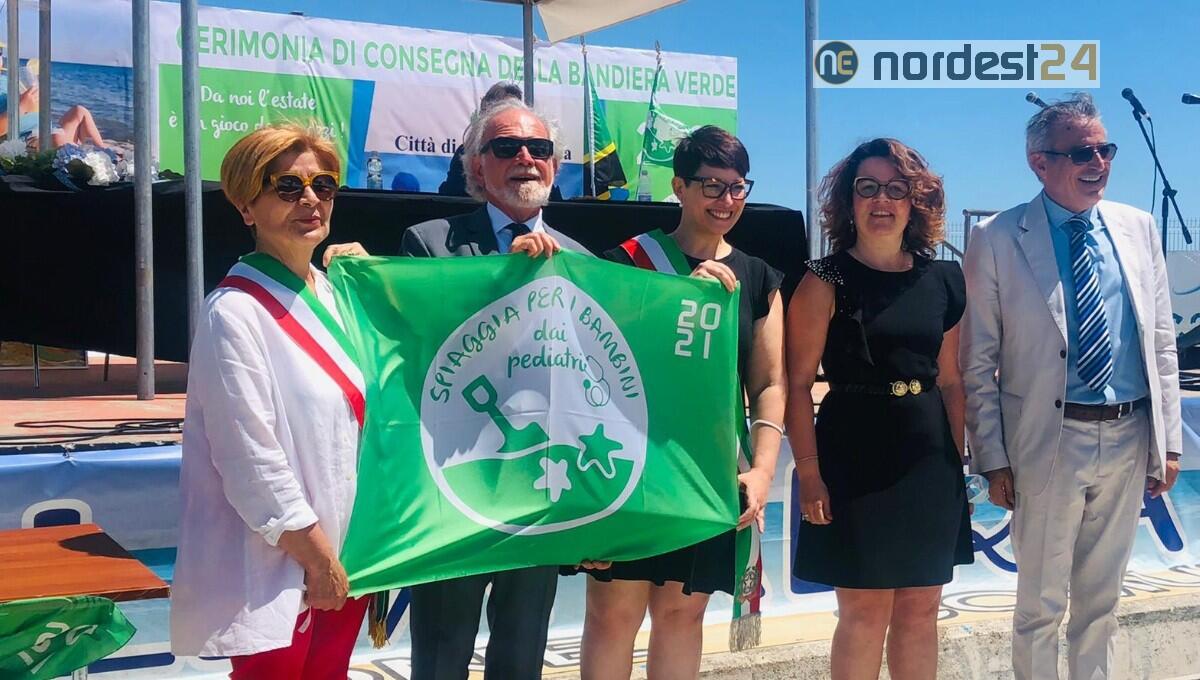 Bibione, consegnata la sesta Bandiera Verde dai Pediatri italiani - 
