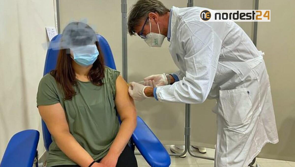 Veneto orientale, il 51% della popolazione ha completato il ciclo vaccinale. Contagi in leggero aumento soprattutto fra i giovani - 