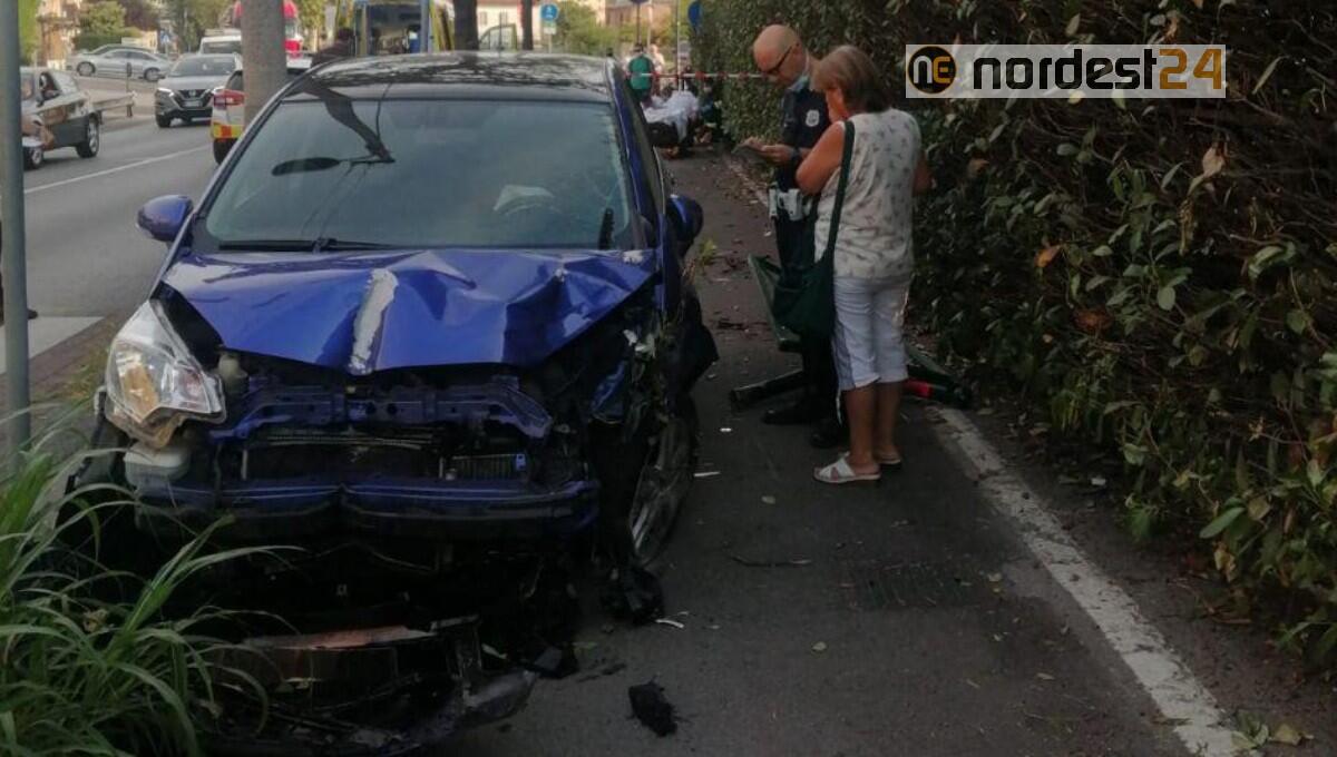 Ciclista investito da un'auto: rianimato a lungo sul posto, è grave - 