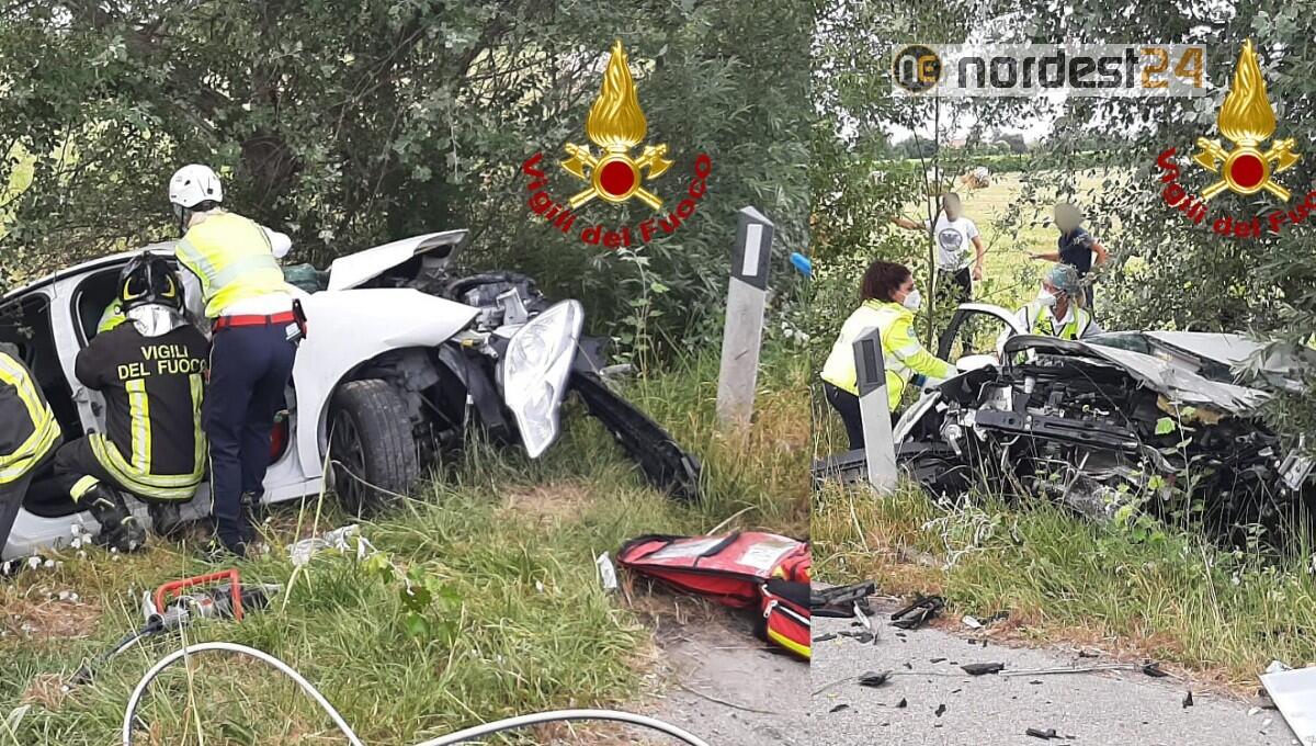 Violento scontro tra auto e Tir: gravissimo l'autista del mezzo leggero - 
