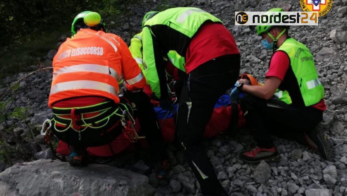 Malore sulla Ferrata Dibona: soccorso 25enne con verricello a 2.400 metri - 