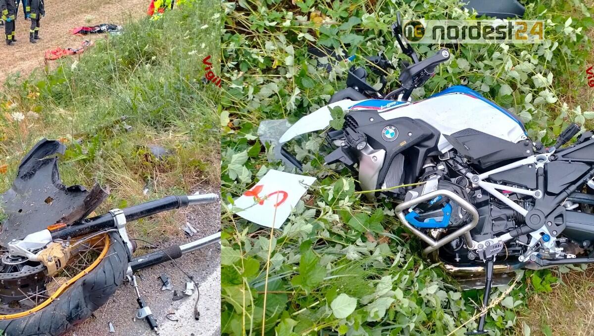 Violento scontro tra auto e moto: centauro sbalzato sotto il piano stradale - 