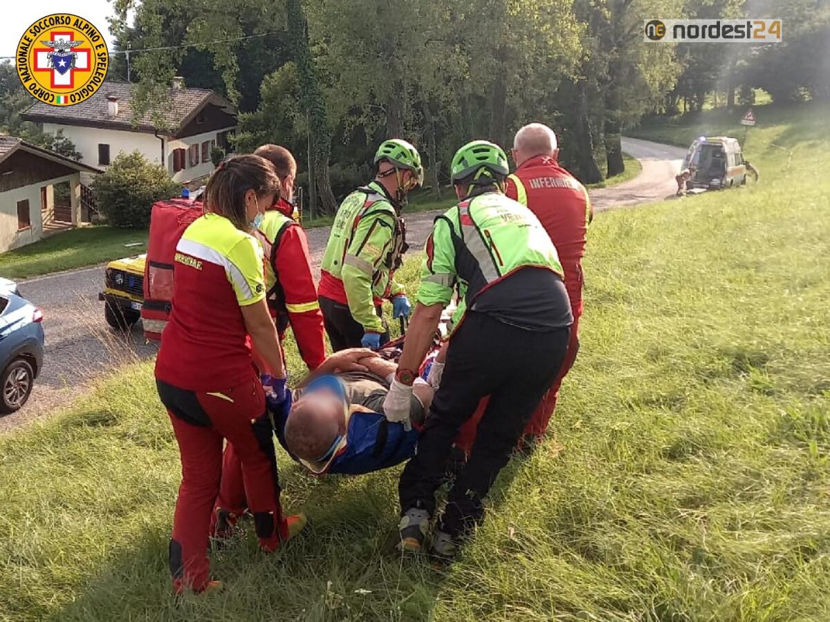 Pilota di parapendio precipita in un prato: soccorso 56enne - 