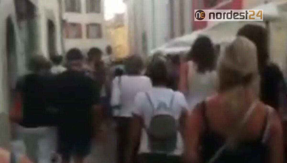 'No Green Pass', ennesima manifestazione tra le vie e piazze di Udine - 