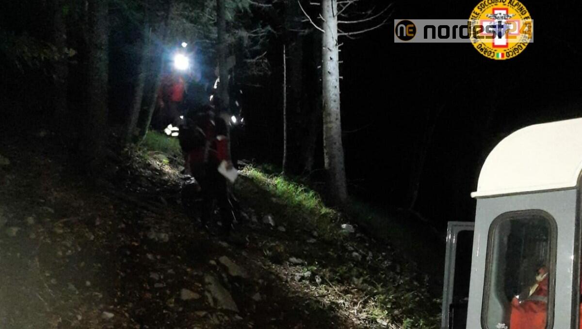 Si perdono, infreddoliti e senza abbigliamento adeguato chiamano aiuto: soccorsi due giovani a Passo Pramollo - 