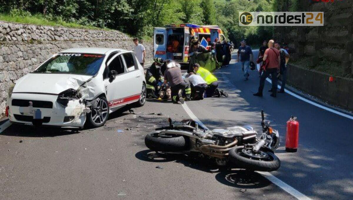 Tre incidenti stradali: coinvolte due auto, una moto e un'ambulanza - 
