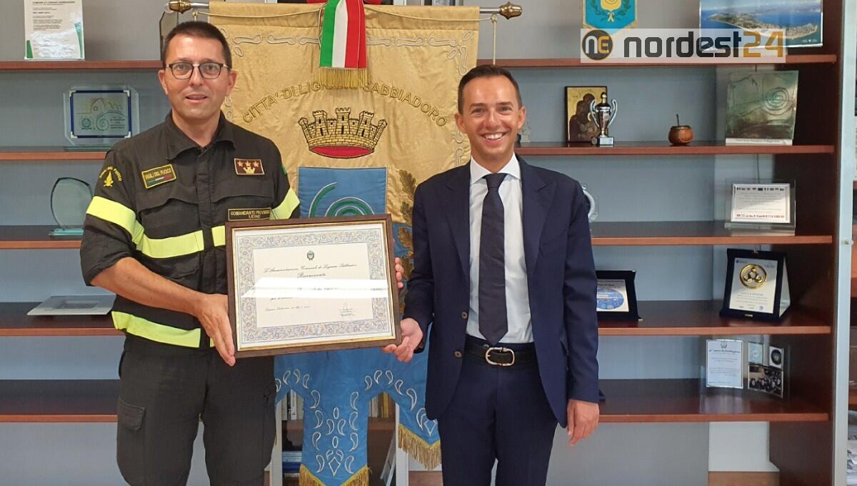 Lignano, la Città saluta il Comandante uscente dei Vigili del Fuoco Alberto Maiolo - 