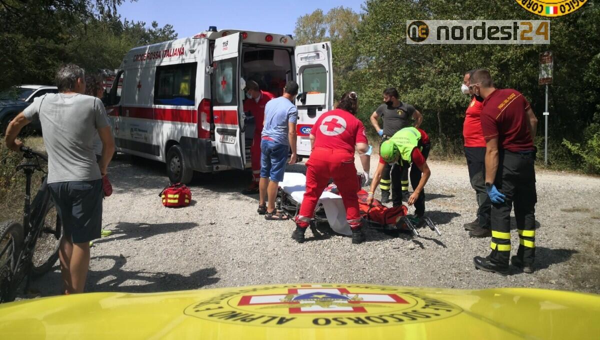 Monfalcone, si blocca il pignone della bici: 57enne sbalzato a terra, ferito - 