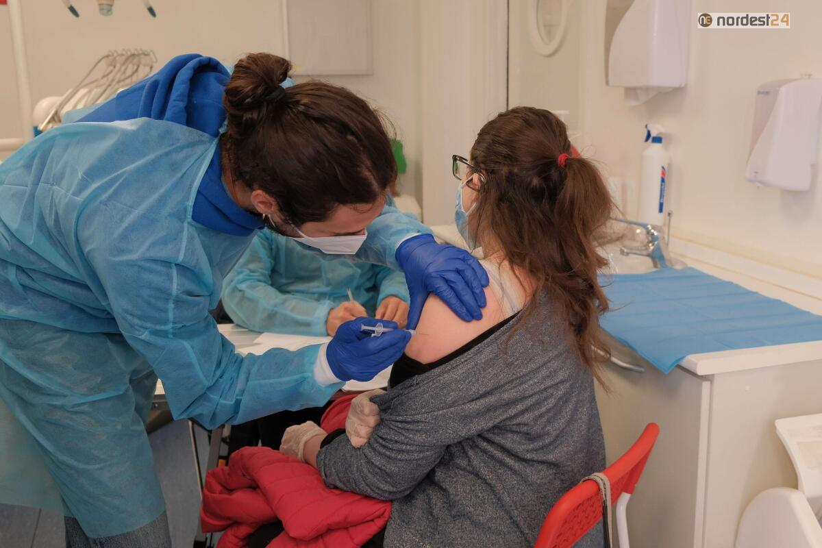 Covid, carica virale Delta è 300 volte quella virus originale - 