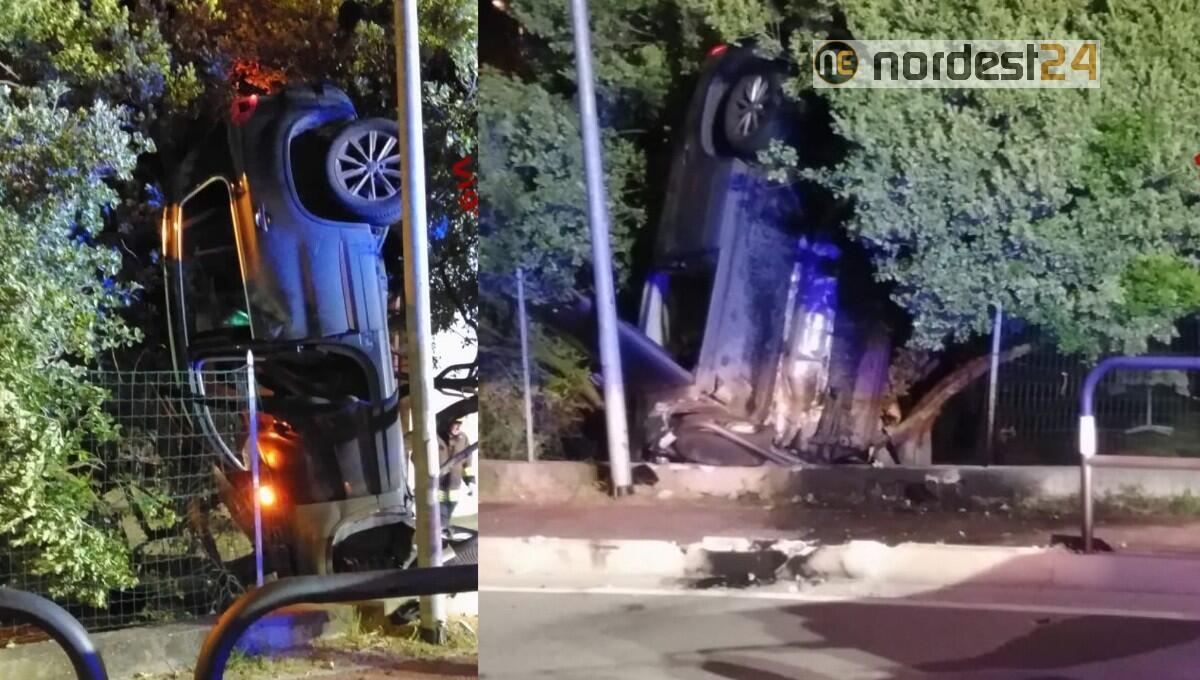 Incidente a Cavallino-Treporti: auto finisce rovesciata "in piedi" - 