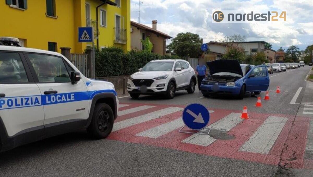 Tamponamento tra due auto a Zugliano di Pozzuolo del Friuli - 