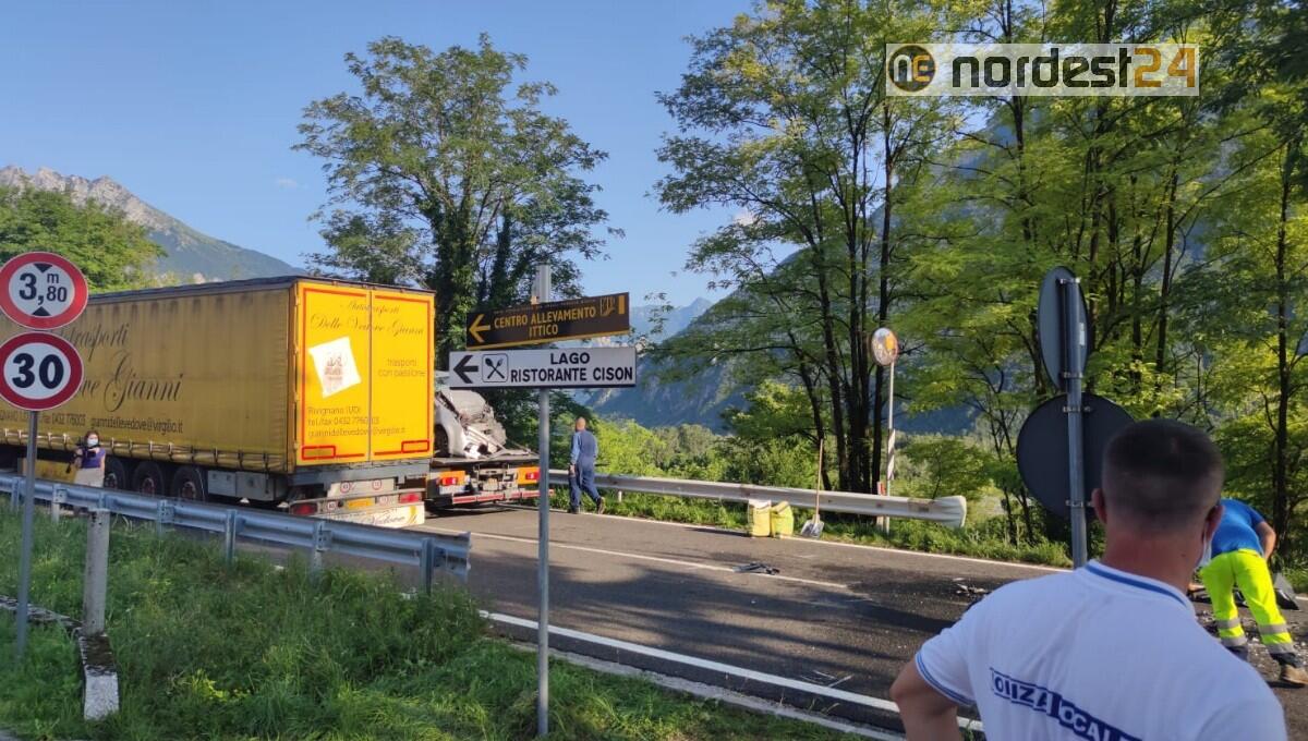 Incidente ad Amaro: morto papà e figlia 12enne, feriti mamma e altri 2 bimbi - 