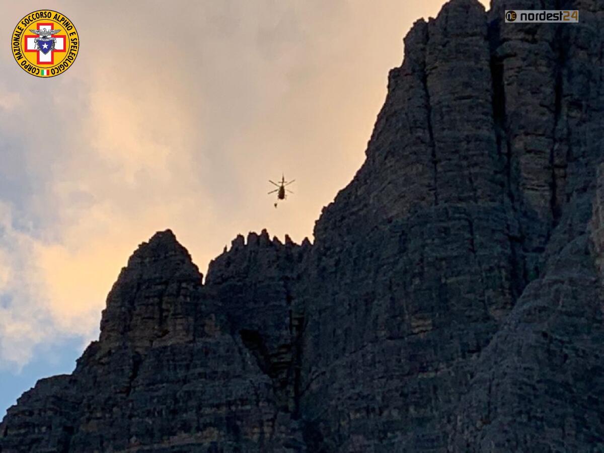 Escono dal tracciato a 2600 metri: recuperati due alpinisti sulle Tre Cime - 