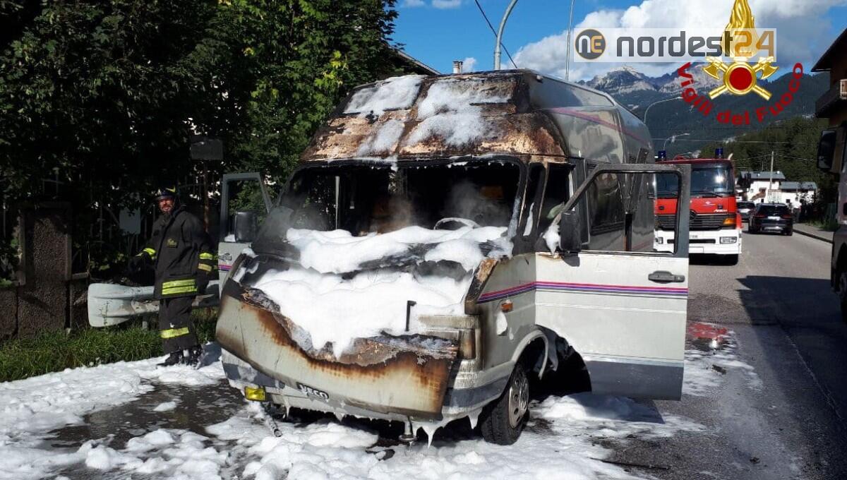 Incendio di un camper a Tai di Cadore: gravemente danneggiato - 