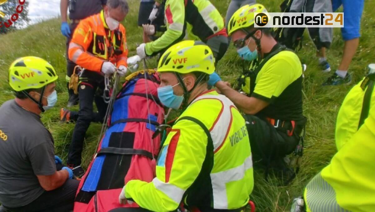 Impatta sulle rocce in fase di atterraggio: soccorso parapendista - 