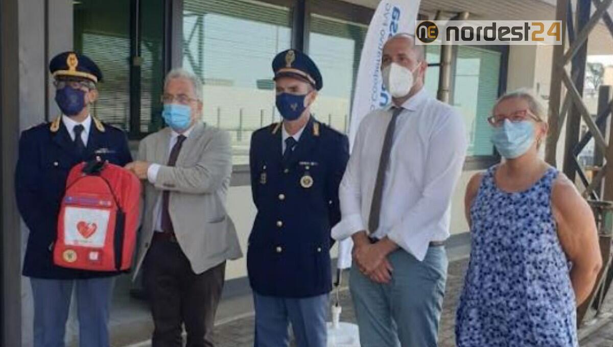 Consegnato un defibrillatore alla Polizia di Stato di Gemona del Friuli - 